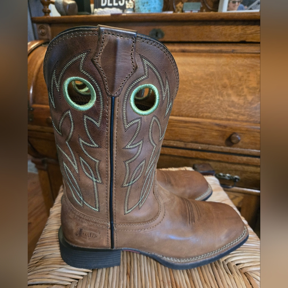Justin Cowboy Boots Brown Genuine Leather Boots, Womens 10 1/2 (Mens 8 1/2 D)